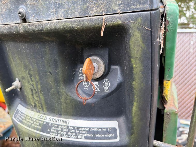 image for item DT2943 1990 John Deere 870 tractor