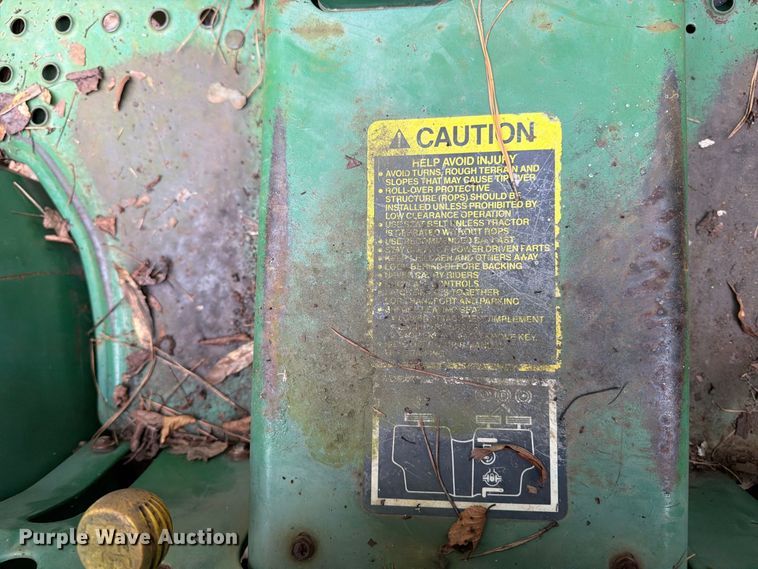 image for item DT2943 1990 John Deere 870 tractor