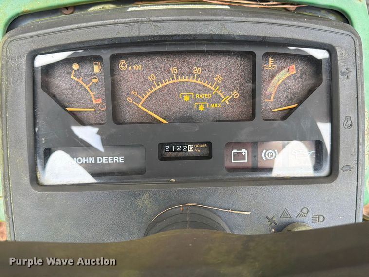 image for item DT2943 1990 John Deere 870 tractor