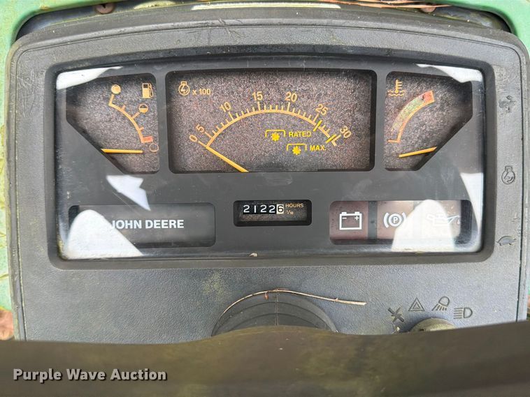 image for item DT2943 1990 John Deere 870 tractor