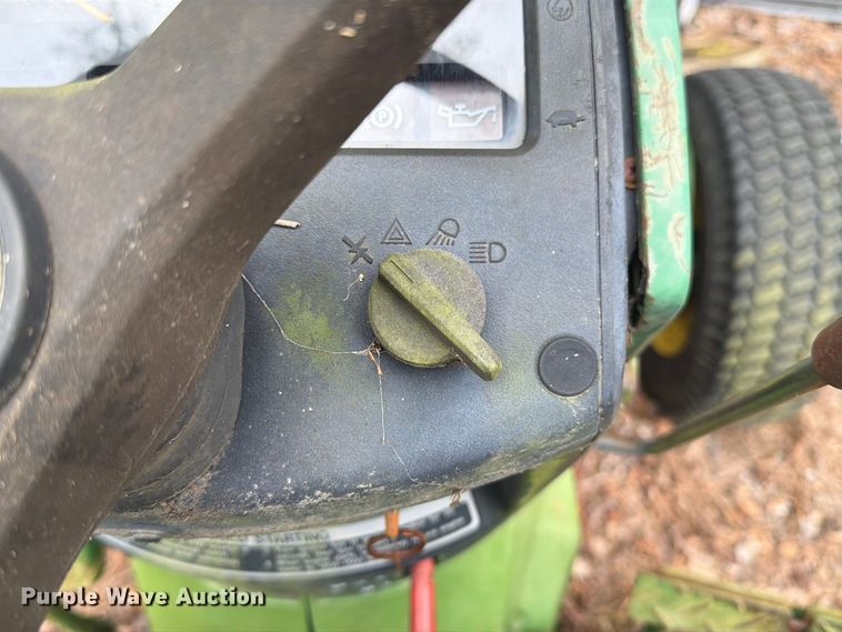 image for item DT2943 1990 John Deere 870 tractor