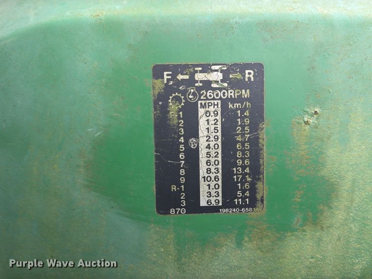 image for item DT2943 1990 John Deere 870 tractor