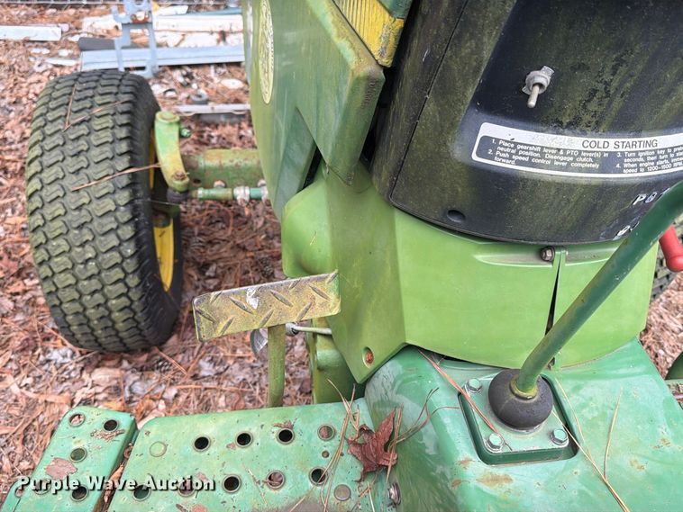 image for item DT2943 1990 John Deere 870 tractor