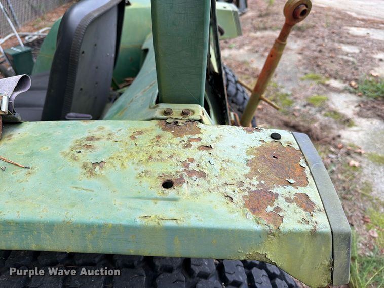 image for item DT2943 1990 John Deere 870 tractor