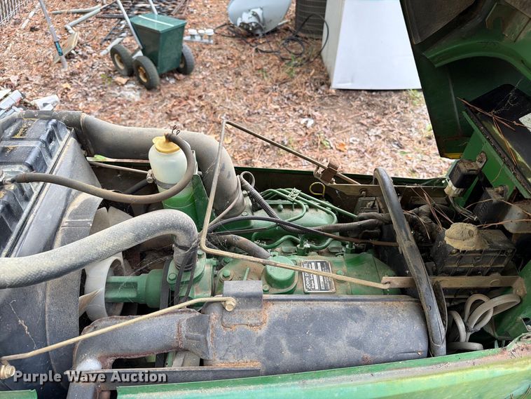 image for item DT2943 1990 John Deere 870 tractor