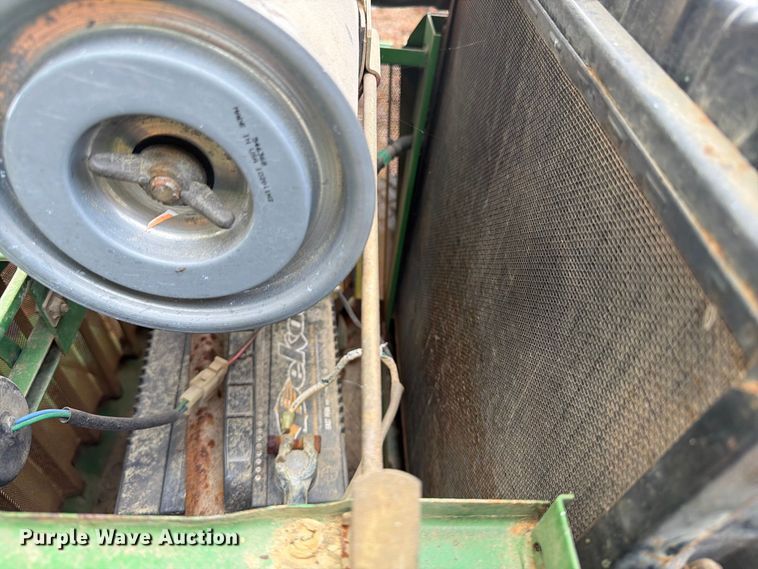 image for item DT2943 1990 John Deere 870 tractor