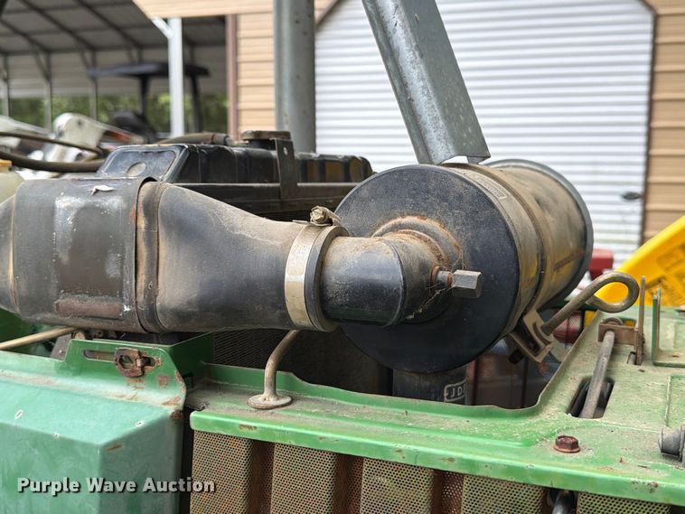 image for item DT2943 1990 John Deere 870 tractor