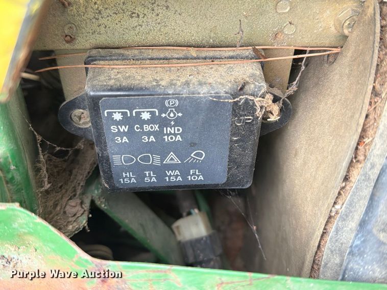 image for item DT2943 1990 John Deere 870 tractor