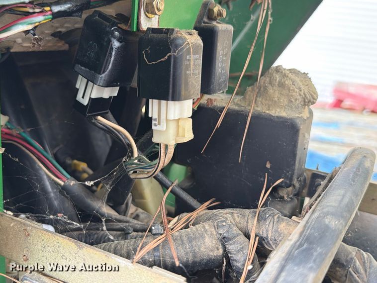 image for item DT2943 1990 John Deere 870 tractor