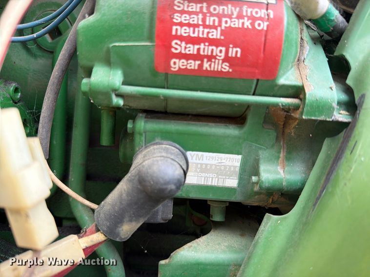 image for item DT2943 1990 John Deere 870 tractor