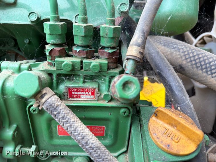 image for item DT2943 1990 John Deere 870 tractor