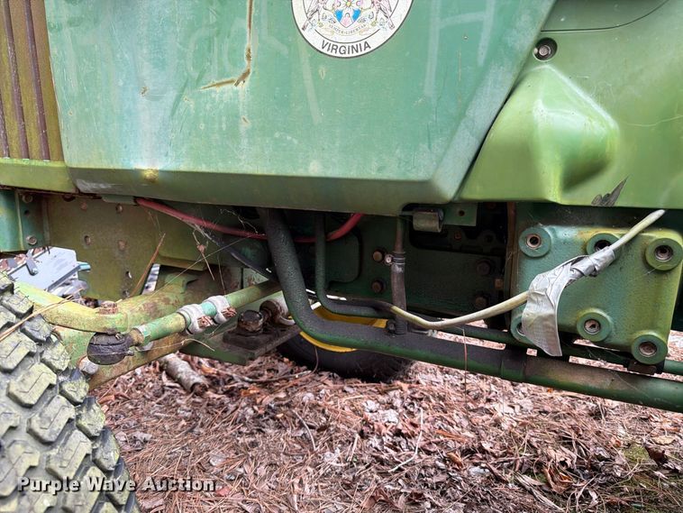 image for item DT2943 1990 John Deere 870 tractor