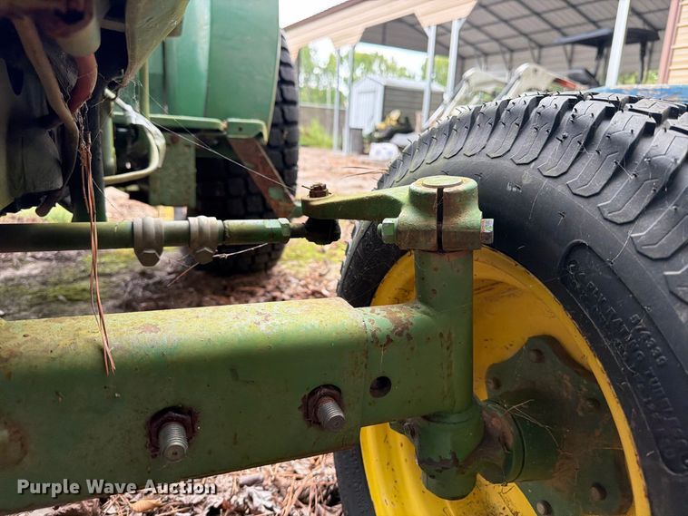 image for item DT2943 1990 John Deere 870 tractor