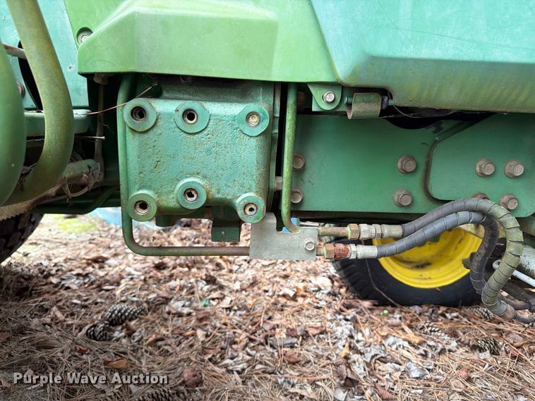 image for item DT2943 1990 John Deere 870 tractor