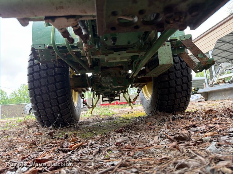 image for item DT2943 1990 John Deere 870 tractor