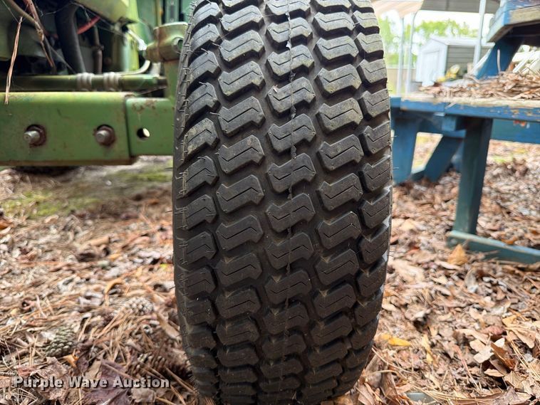image for item DT2943 1990 John Deere 870 tractor