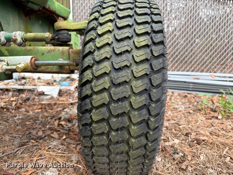 image for item DT2943 1990 John Deere 870 tractor