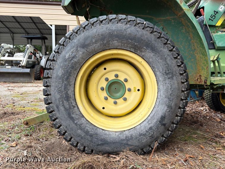image for item DT2943 1990 John Deere 870 tractor