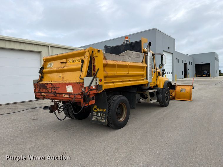 image for item DV2075 2006 Mack CV712 dump truck