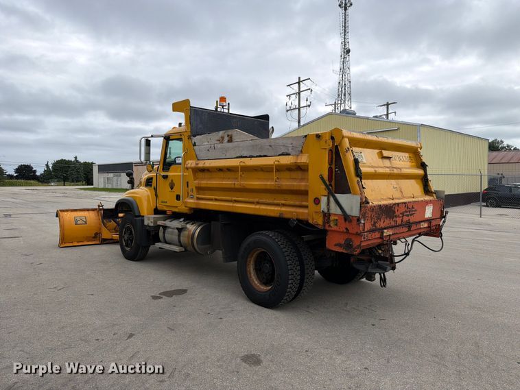 image for item DV2075 2006 Mack CV712 dump truck