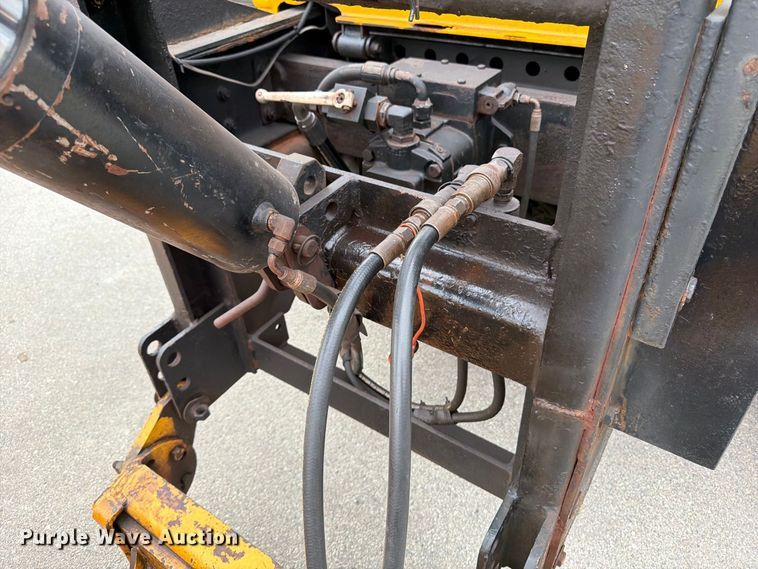 image for item DV2075 2006 Mack CV712 dump truck