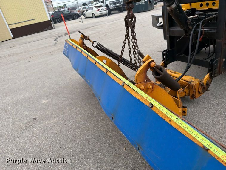 image for item DV2075 2006 Mack CV712 dump truck
