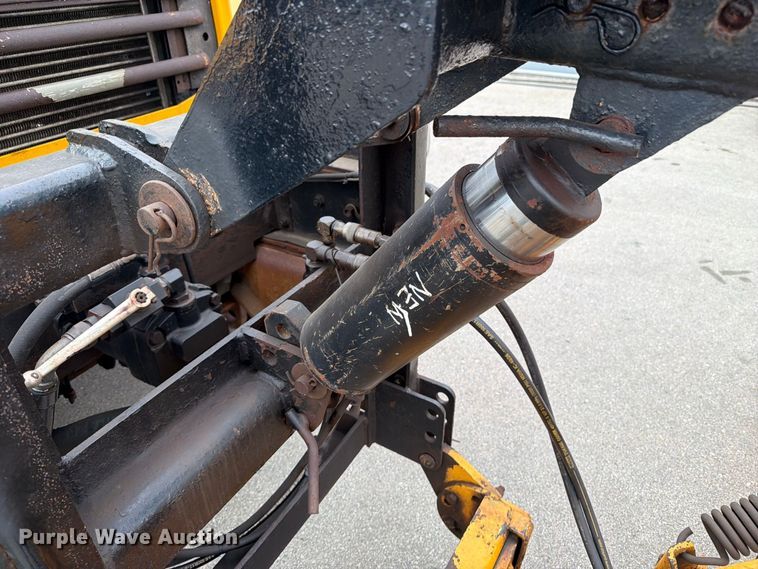image for item DV2075 2006 Mack CV712 dump truck