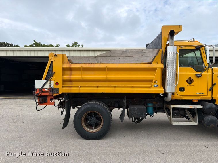 image for item DV2075 2006 Mack CV712 dump truck