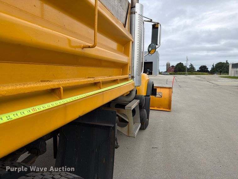 image for item DV2075 2006 Mack CV712 dump truck