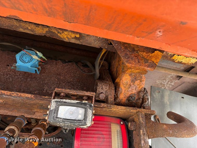 image for item DV2075 2006 Mack CV712 dump truck