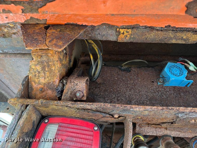 image for item DV2075 2006 Mack CV712 dump truck