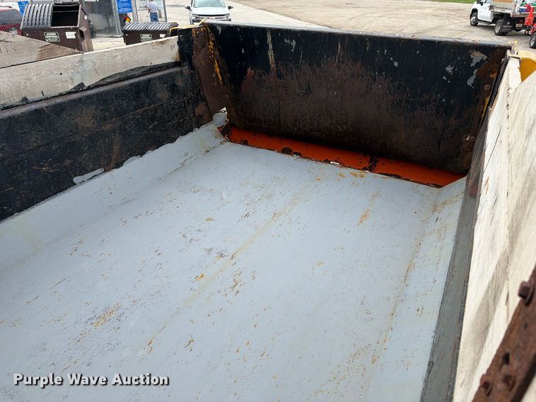 image for item DV2075 2006 Mack CV712 dump truck