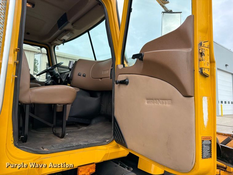image for item DV2075 2006 Mack CV712 dump truck