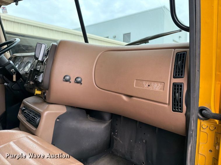 image for item DV2075 2006 Mack CV712 dump truck