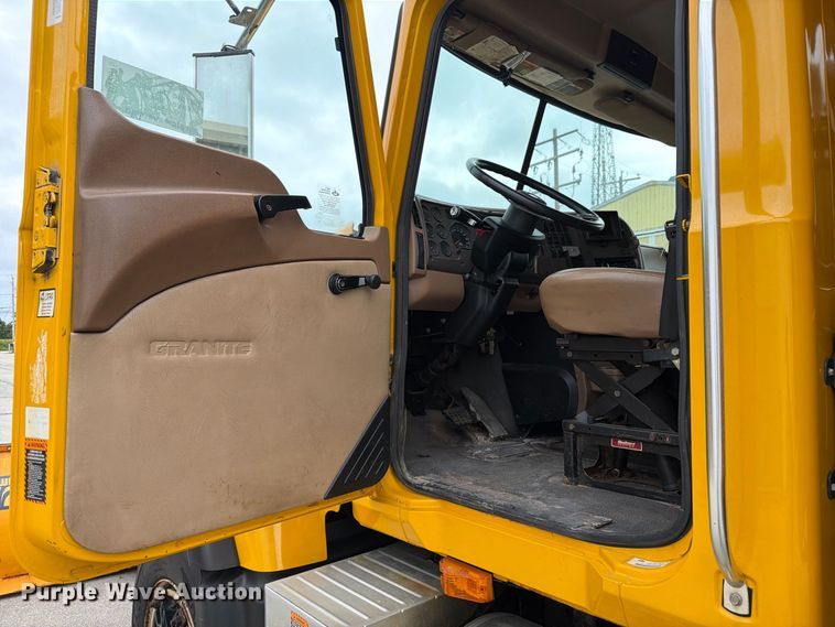 image for item DV2075 2006 Mack CV712 dump truck
