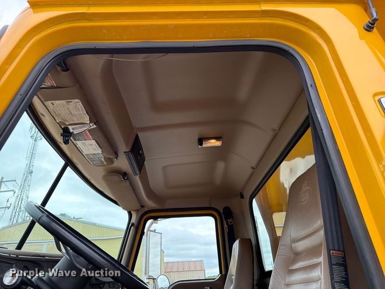 image for item DV2075 2006 Mack CV712 dump truck