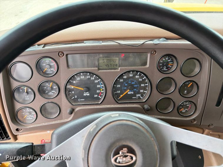 image for item DV2075 2006 Mack CV712 dump truck