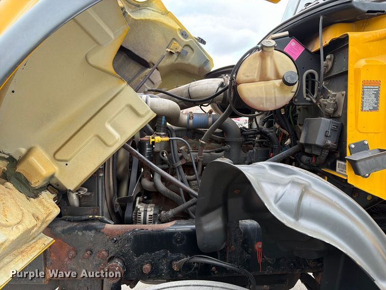 image for item DV2075 2006 Mack CV712 dump truck