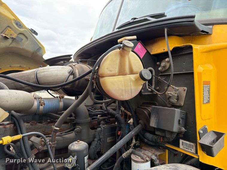 image for item DV2075 2006 Mack CV712 dump truck