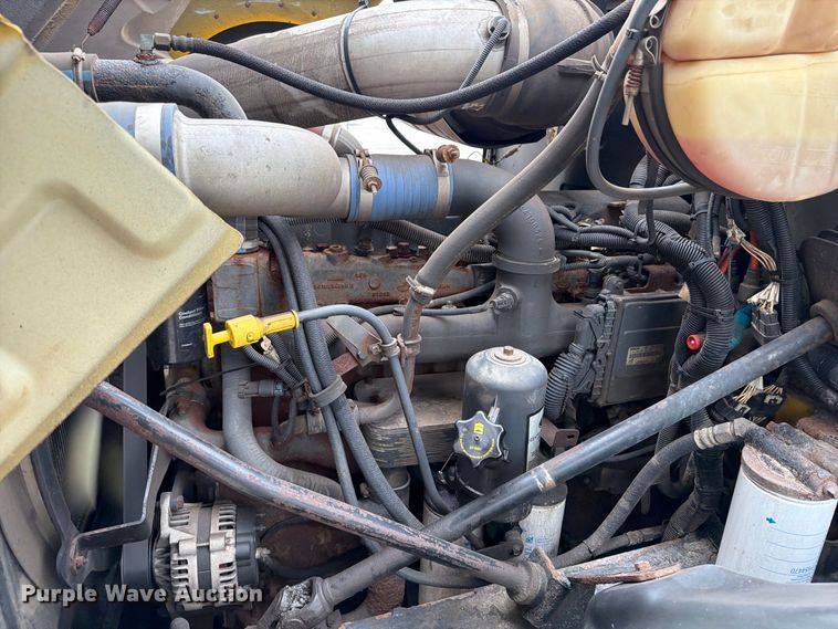 image for item DV2075 2006 Mack CV712 dump truck