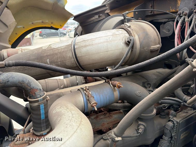 image for item DV2075 2006 Mack CV712 dump truck