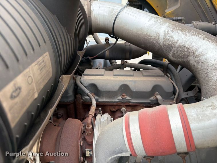 image for item DV2075 2006 Mack CV712 dump truck