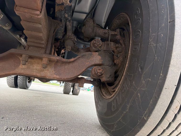 image for item DV2075 2006 Mack CV712 dump truck