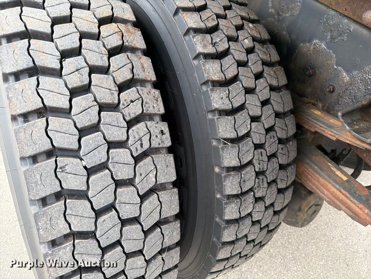 image for item DV2075 2006 Mack CV712 dump truck