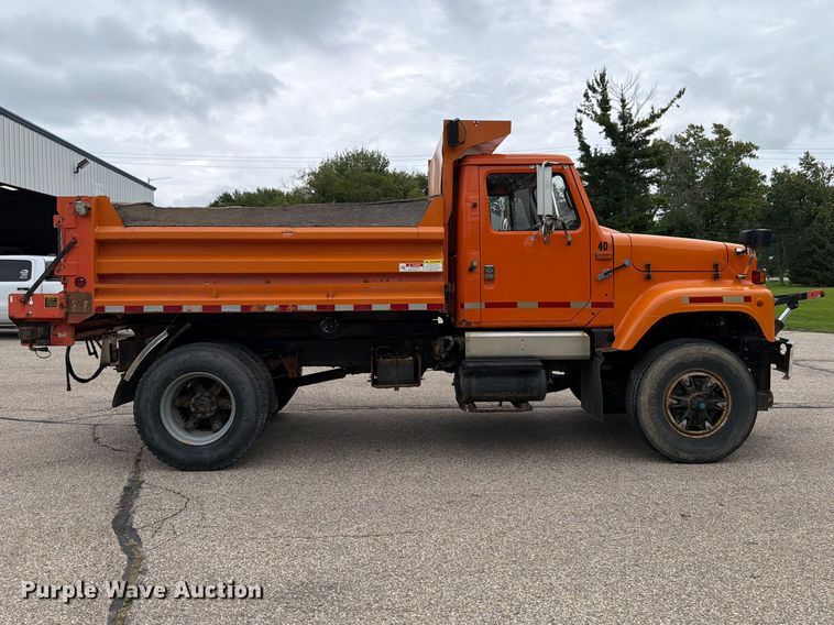 image for item DV2076 1998 International 2554 dump truck