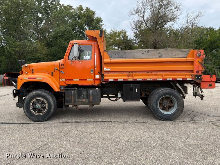 image for item DV2076 1998 International 2554 dump truck