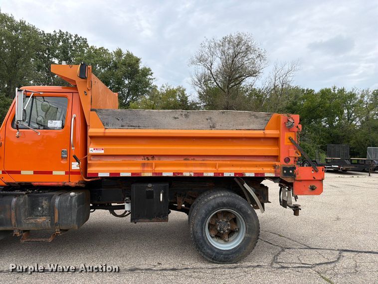 image for item DV2076 1998 International 2554 dump truck