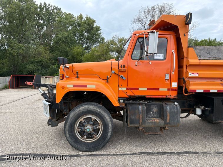 image for item DV2076 1998 International 2554 dump truck