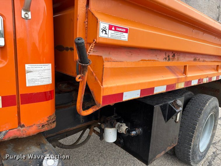 image for item DV2076 1998 International 2554 dump truck