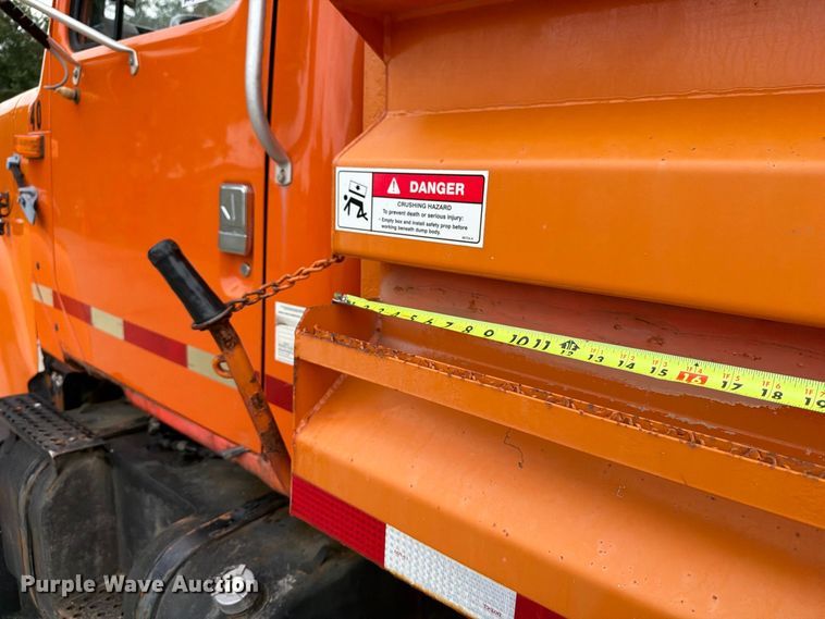image for item DV2076 1998 International 2554 dump truck